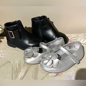 2 pairs girls shoes size 4